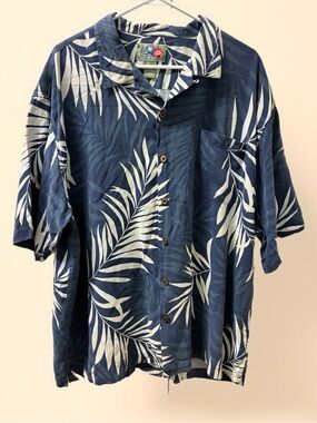 Hilo Hattier Navy and White Tropical Leaf Button-Down Shirt Hawaiian 💯 Silk